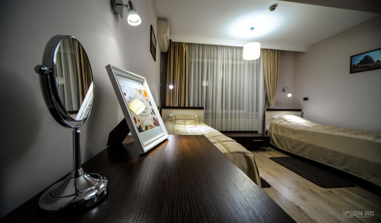 Garni Hotel 018 In Ni 外观 照片