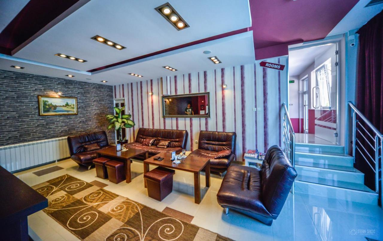 Garni Hotel 018 In Ni 外观 照片